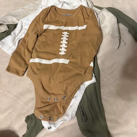 Assorted Kids One Pieces Set - Picture 6 of 8